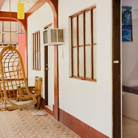 Puerto Galera Hostel Exterior photo
